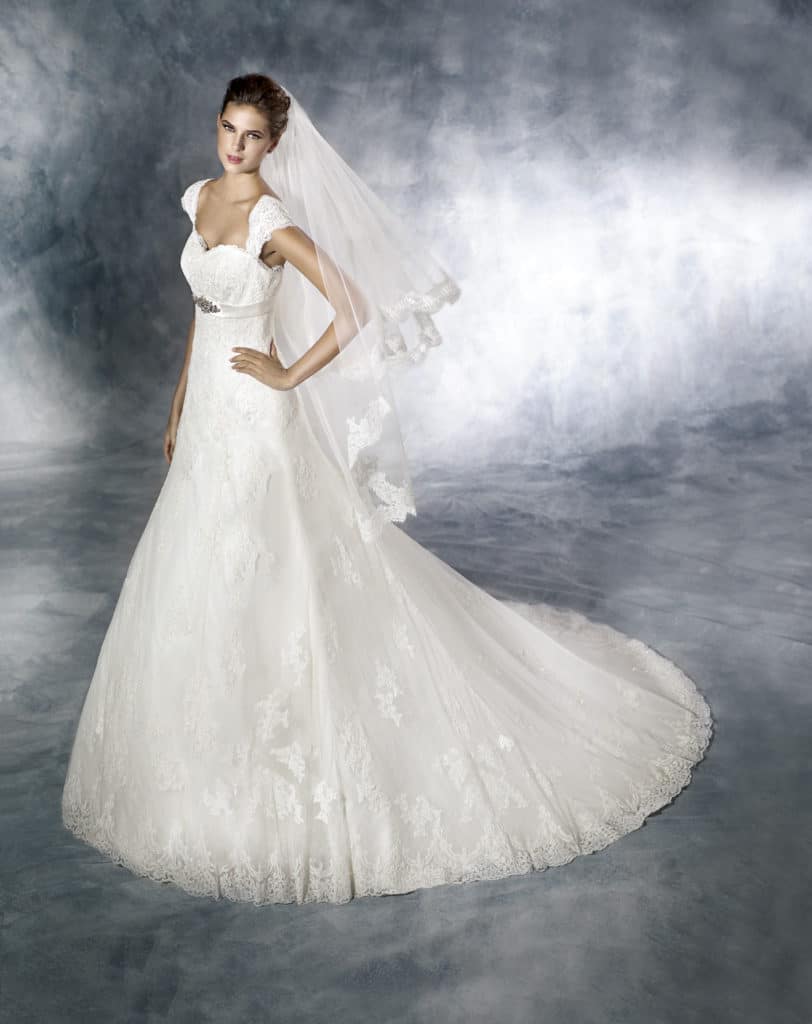 White One Brautkleid