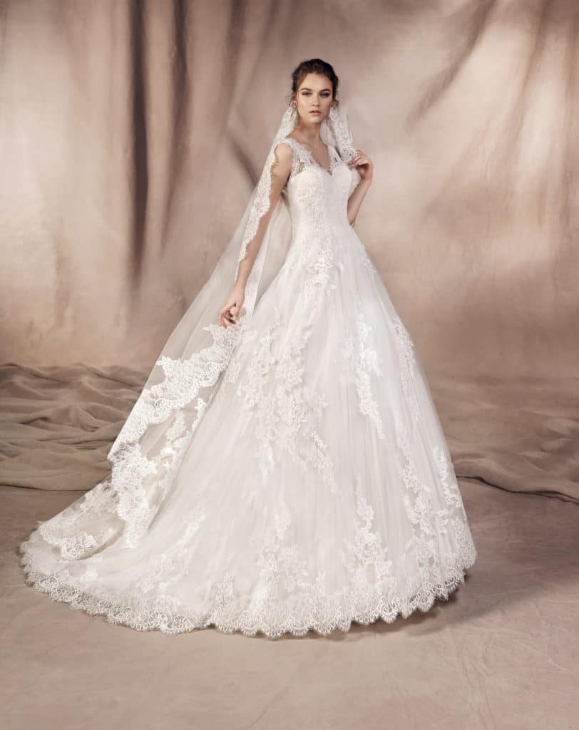 White One Brautkleid