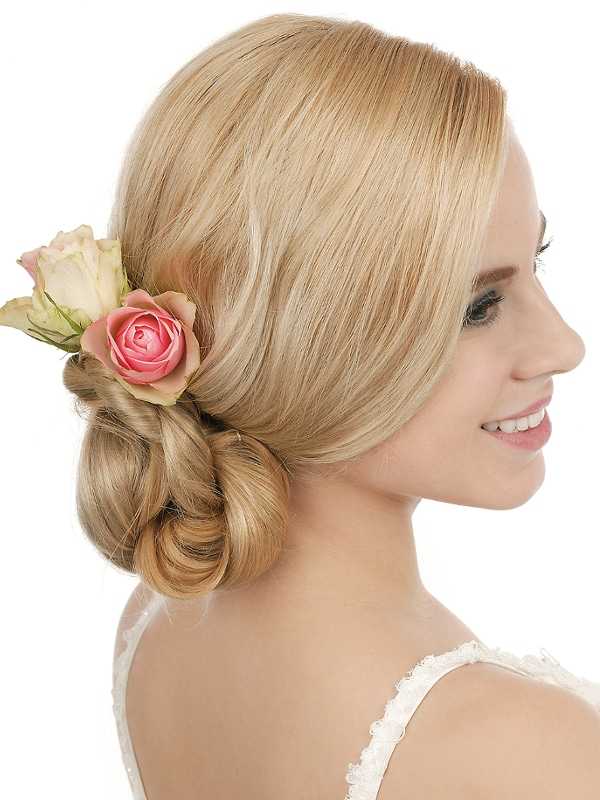 Brautfrisuren mit Blumen