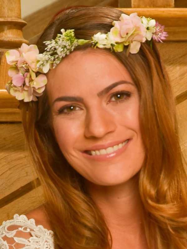 Brautfrisuren mit Blumen