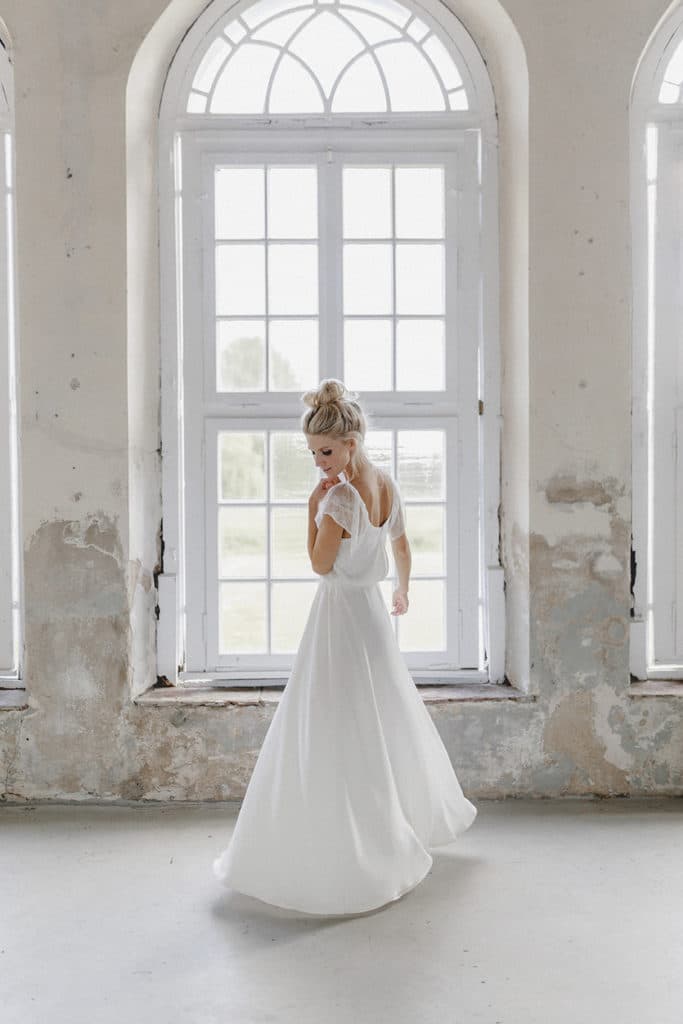 Brautkleid Flatterärmel