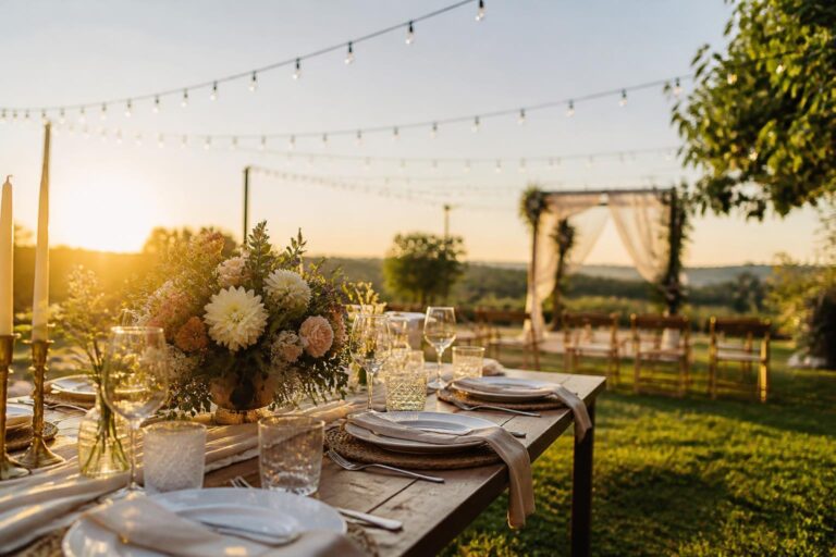 Hochzeit planen: Warum der Spätsommer der richtige Zeitpunkt für den Start ist